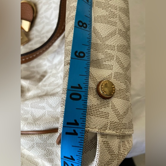 Mickael Kors Drawstring Monogram Leather Tote Bag and Wallet Brown Cream - Picture 8 of 10